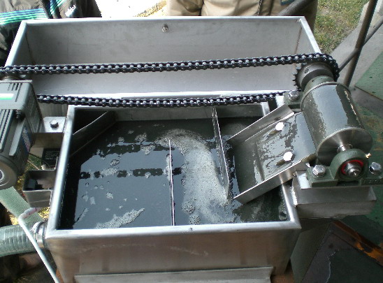 表面浮油回收機